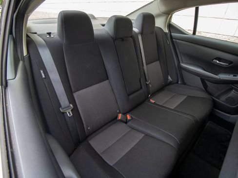 Used 2021 Nissan Sentra SV FWD image 18
