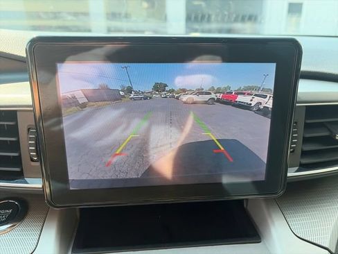 Used 2023 Ford Explorer XLT w/ Equipment Group 202A AWD/4WD image 20