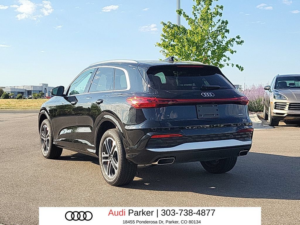 Used 2025 Audi Q5 Premium Plus w/ Premium Plus AWD/4WD image 3