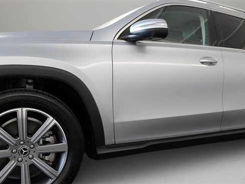 Used 2023 Mercedes-Benz GLS 450 4MATIC image 33