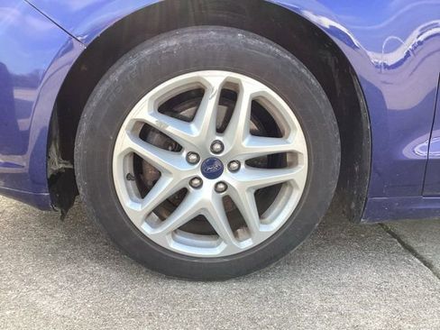 Used 2015 Ford Fusion SE FWD image 5
