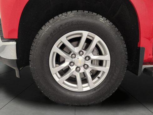 Used 2021 Chevrolet Silverado 1500 LT AWD/4WD image 3