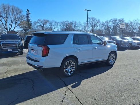Used 2026 GMC Yukon Denali w/ Denali Reserve Package image 3