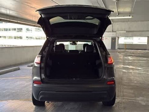 Used 2021 Jeep Cherokee Latitude Plus image 7