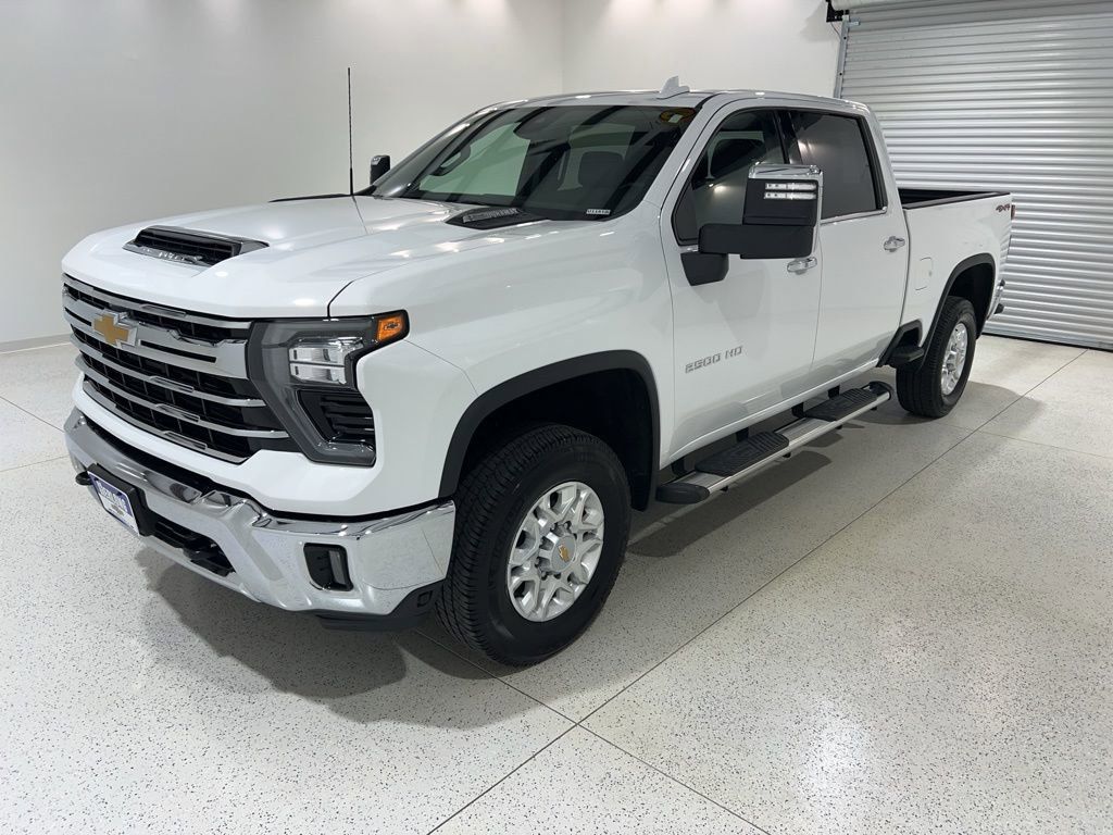 Used 2024 Chevrolet Silverado 2500 LTZ AWD/4WD image 1