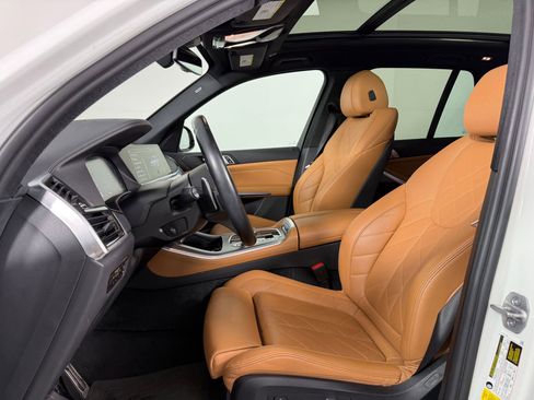 Used 2023 BMW X5 xDrive40i w/ M Sport Package image 5