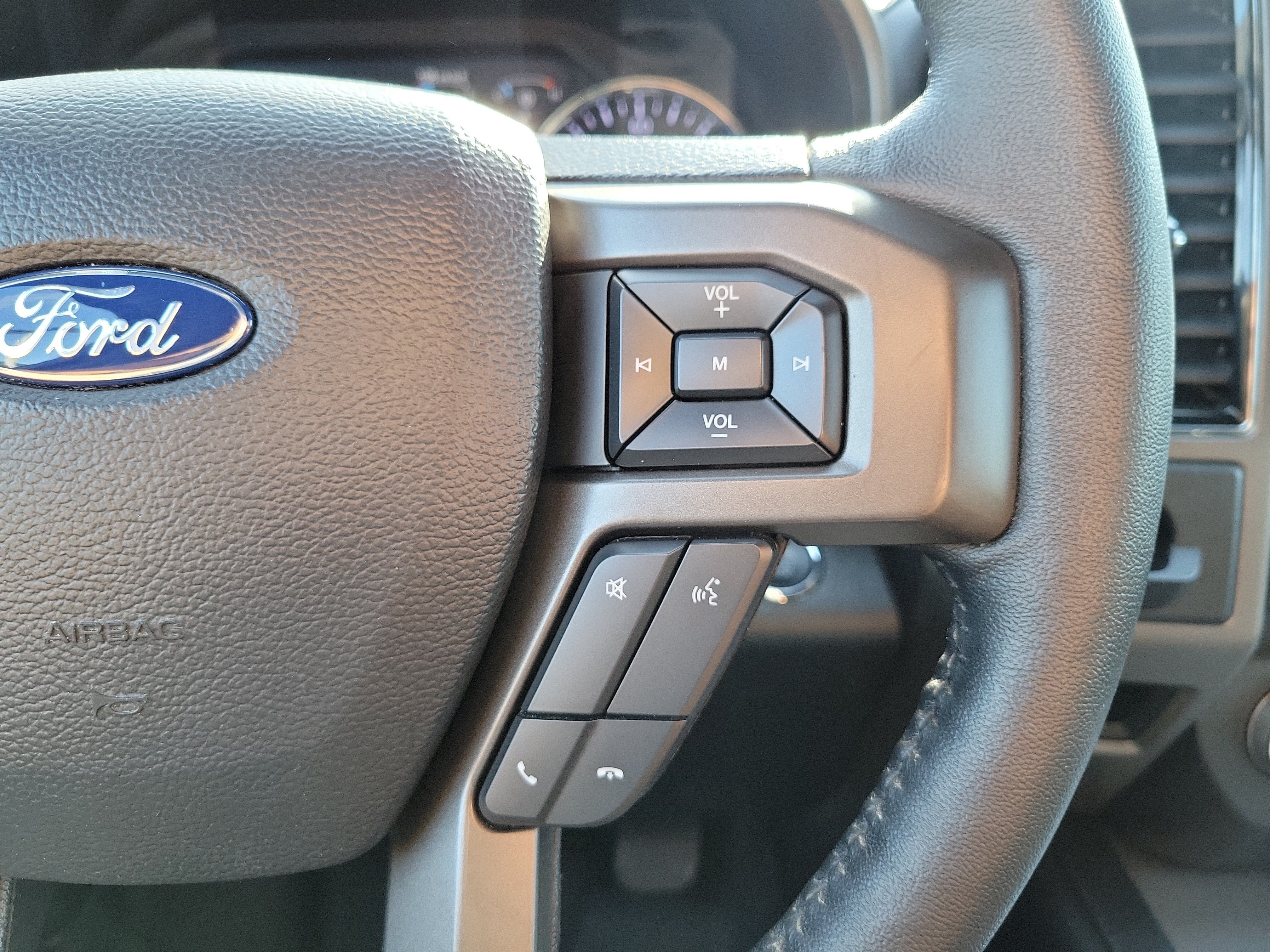 Used 2019 Ford Expedition XLT w/ Equipment Group 202A RWD image 29