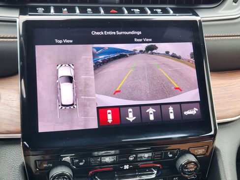 Used 2025 Jeep Grand Cherokee L Summit AWD/4WD image 8
