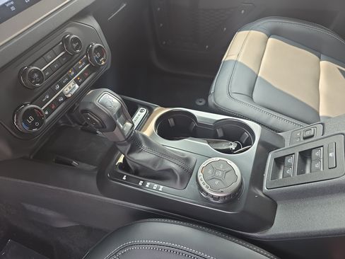 New 2026 Ford Bronco Outer Banks w/ Black Appearance Package AWD/4WD image 24
