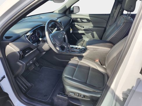 Used 2022 Chevrolet Traverse RS image 9