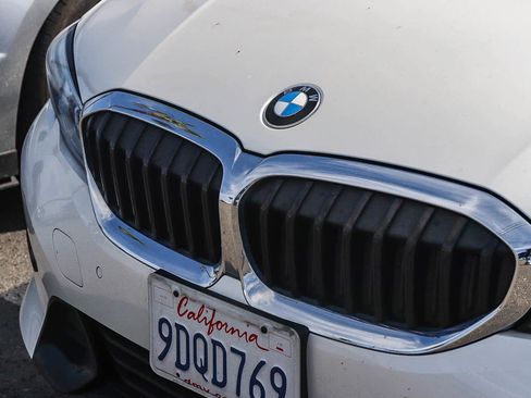 Used 2021 BMW 330i Sedan w/ Driving Assistance Package image 3