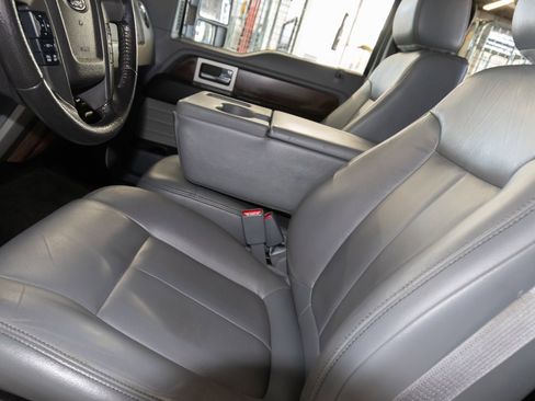 Used 2014 Ford F150 Lariat w/ Lariat Chrome Package image 9