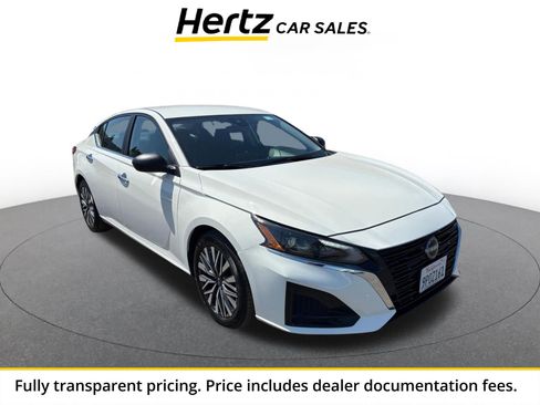 Used 2025 Nissan Altima 2.5 SV FWD image 1