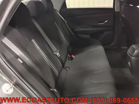 Used 2024 Hyundai Elantra SEL image 15