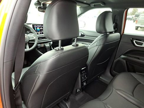 New 2026 Jeep Compass Latitude image 18