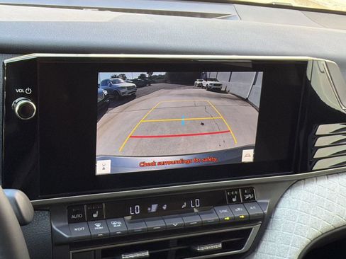 Used 2026 Toyota Camry XLE FWD image 17