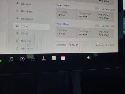 Used 2022 Tesla Model 3 Standard Range image 8