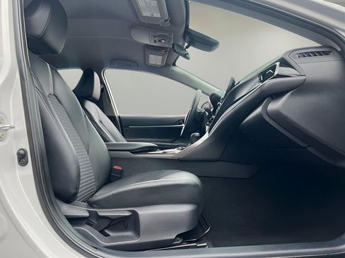 Used 2024 Toyota Camry SE image 27