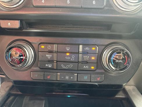 Used 2017 Ford F150 Platinum w/ Equipment Group 701A Luxury AWD/4WD image 17
