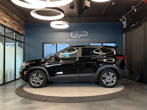 Used 2022 Kia Seltos LX AWD/4WD image 6