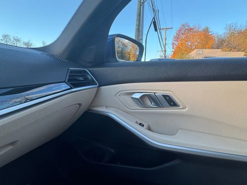 Used 2019 BMW 330i xDrive Sedan w/ Driving Assistance Package image 30