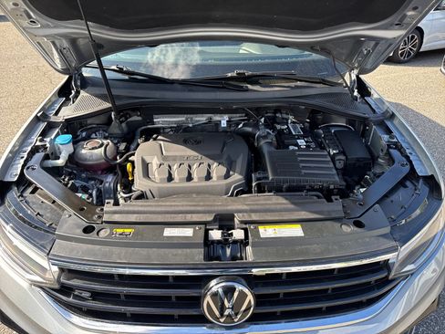Certified 2023 Volkswagen Tiguan SE R-Line FWD image 23