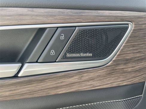 Used 2025 Volkswagen Atlas SEL Premium R-Line image 14