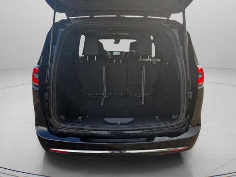 New 2026 Chrysler Pacifica Limited image 15