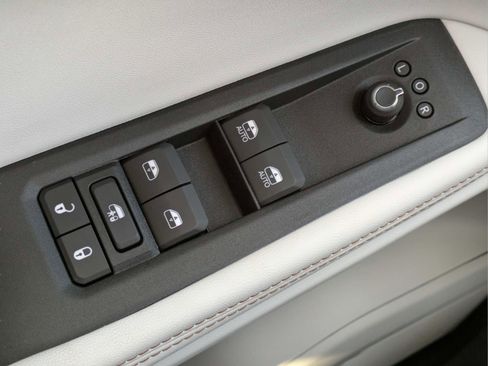 New 2026 Jeep Cherokee Limited image 27