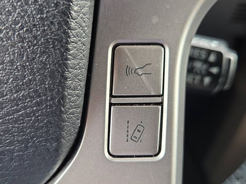 Used 2021 Toyota 4Runner Limited image 22