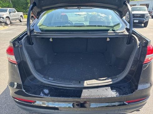 Used 2020 Ford Fusion SE w/ Equipment Group 151A FWD image 15