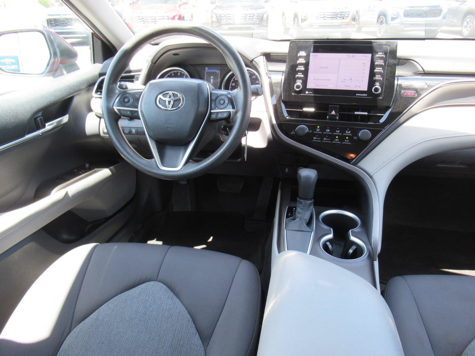Used 2021 Toyota Camry LE FWD image 14