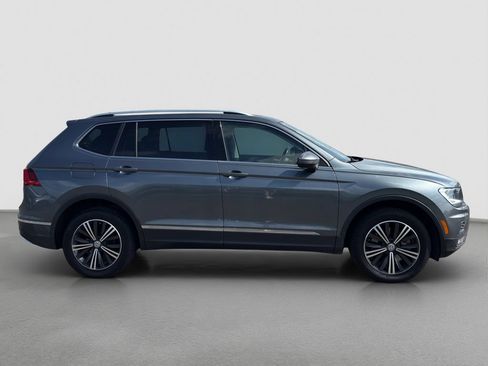 Used 2018 Volkswagen Tiguan SEL AWD/4WD image 7