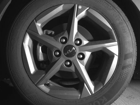 Used 2025 Kia K4 LXS image 12