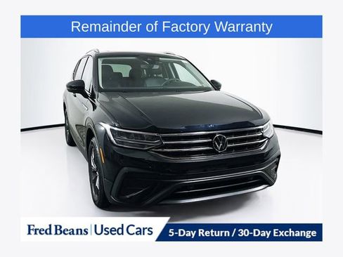 Used 2023 Volkswagen Tiguan SE image 1