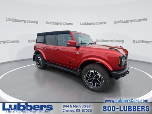 Used 2023 Ford Bronco Outer Banks AWD/4WD image 2