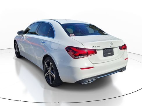 Used 2022 Mercedes-Benz A 220 image 3