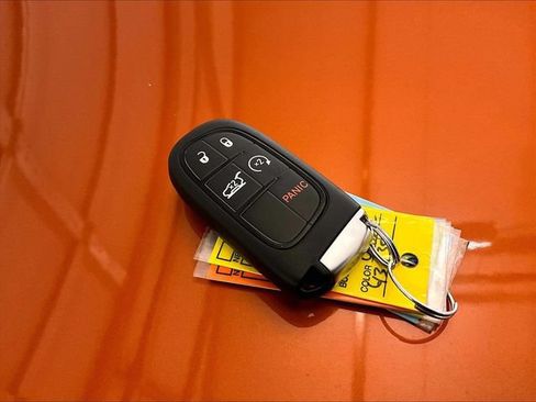 Used 2015 Jeep Cherokee Trailhawk w/ Comfort/Convenience Group AWD/4WD image 10