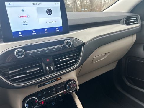 Used 2022 Ford Escape SEL image 12