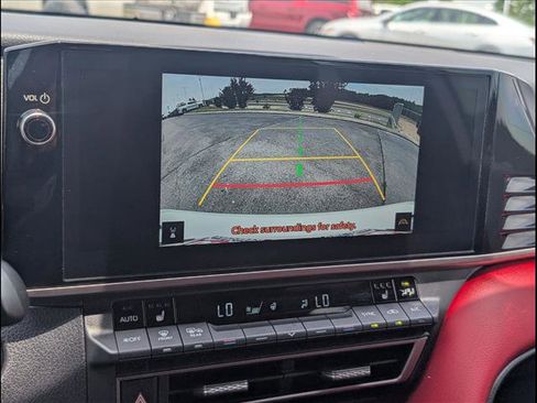 Used 2025 Toyota Camry XSE AWD/4WD image 12