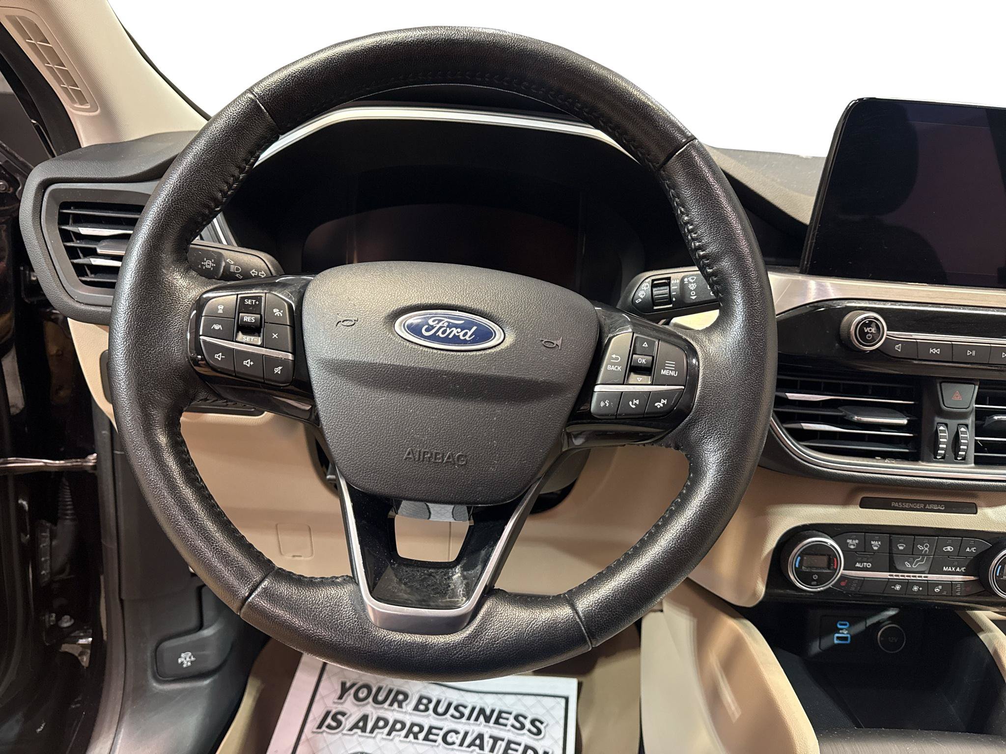 Used 2021 Ford Escape Titanium AWD/4WD image 17