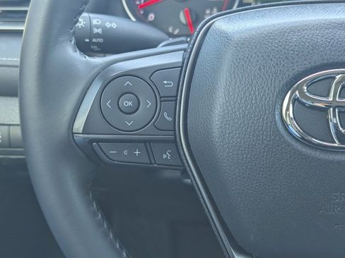 Used 2022 Toyota Camry XSE image 21