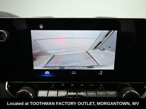 Used 2023 Chevrolet Colorado ZR2 AWD/4WD image 16