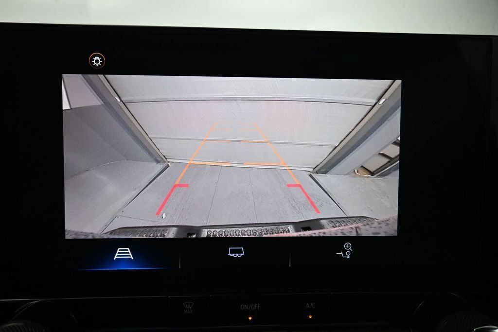 Used 2023 Chevrolet Colorado LT AWD/4WD image 17