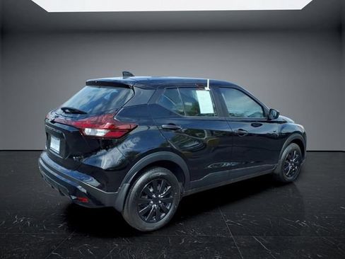 Certified 2025 Nissan Kicks Play S FWD image 3