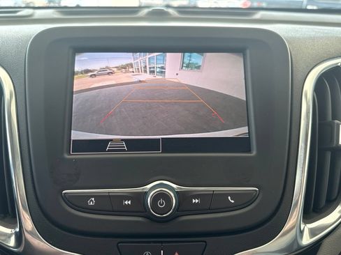 Used 2024 Chevrolet Equinox LT FWD image 26
