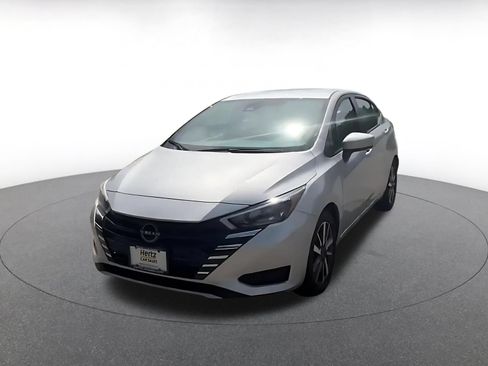 Used 2025 Nissan Versa SV FWD image 7