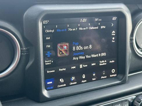 Used 2023 Jeep Wrangler Sahara image 19