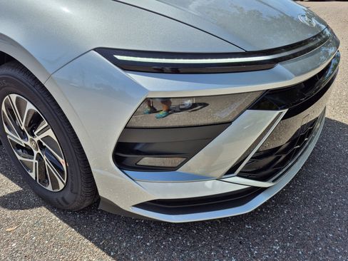 New 2026 Hyundai Sonata Blue FWD image 9