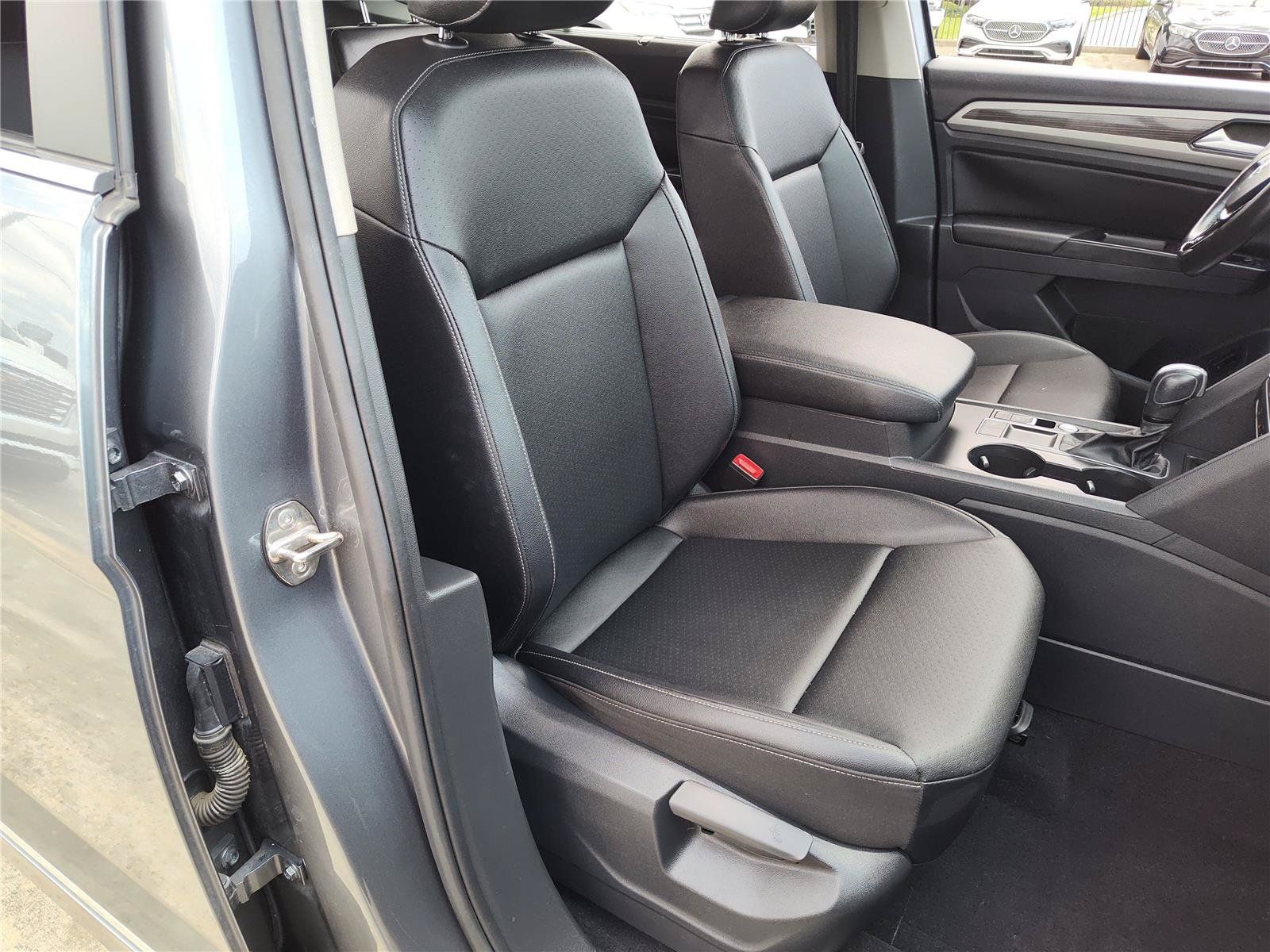 Used 2020 Volkswagen Atlas SE w/ Towing Package FWD image 24